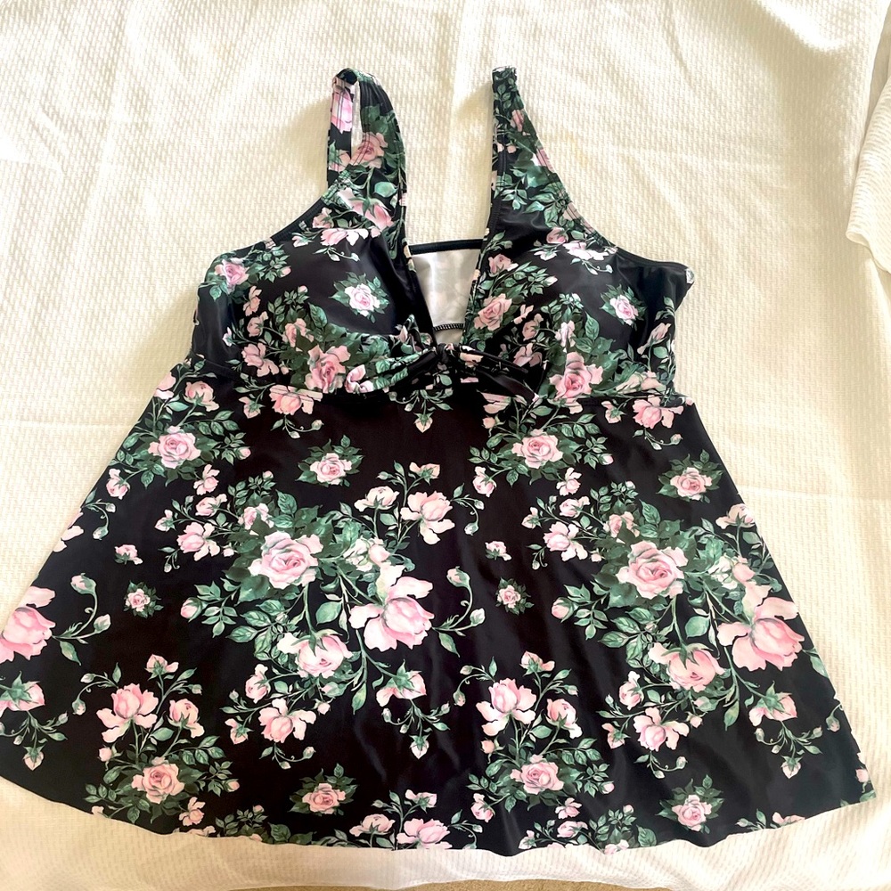 22W Floral Swim Tankini Top